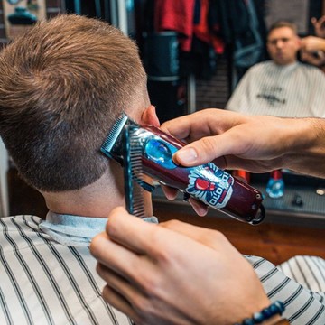 Мужская парикмахерская OldBoy Barbershop на улице Кирова фото 1