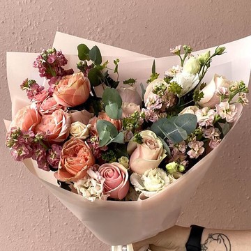 Студия цветов и подарков Цветочный Квартал фото 1