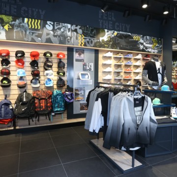 Фирменный магазин Nike в Москве фото 3