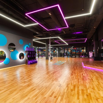 Фитнес-клуб DDX Fitness на улице Декабристов фото 2