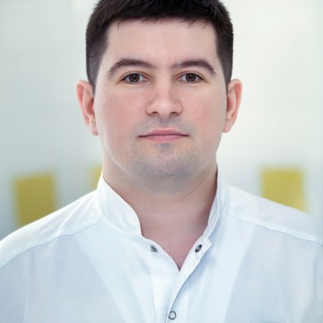 Новиков Илья Сергеевич, стоматолог-терапевт 