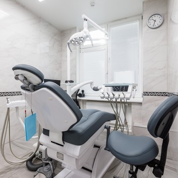 Центр стоматологии и челюстно-лицевой хирургии ЧелЛюкс фото 2