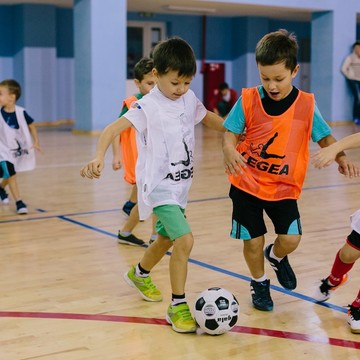 Школа футбола «iD football» на улице Адмирала Макарова фото 1