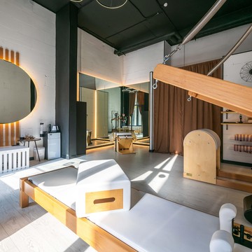 Студия пилатеса Shine Pilates Pro на улице Сальвадора Дали фото 1
