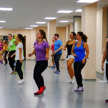 Танцевальная фитнес-студия Zumba® от проекта ZumbaClass.ru на Доброслободской улице фото 1
