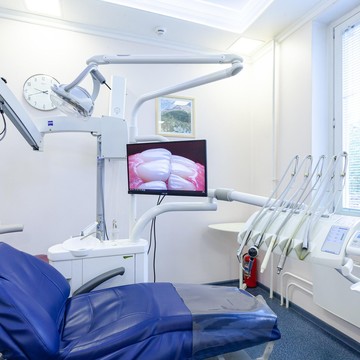 Стоматологическая клиника Dental Clinic фото 1