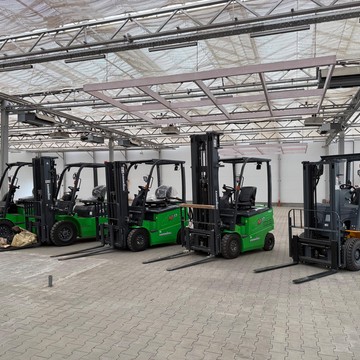 Компания по продаже и аренде подъемников, вилочных погрузчиков, спецтехники Atlanta фото 3