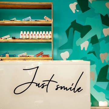 Студия по отбеливанию зубов Just Smile Studio фото 1