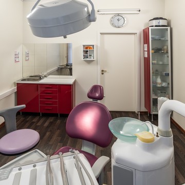 Стоматологическая клиника Smile Factory на Площади Гарина-Михайловского фото 3