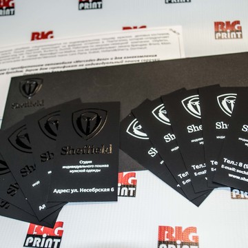 УФ-печать визитки на черном тачкавере (touch cover) + конверты Buste century sirio color nero. 