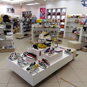 Обувной магазин Respect на Павловском тракте фото 2