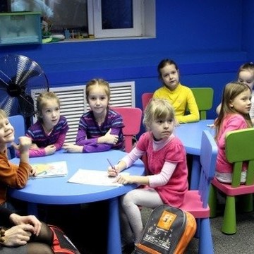 Школа английского языка для детей и подростков EF English First на Коломяжском проспекте фото 1