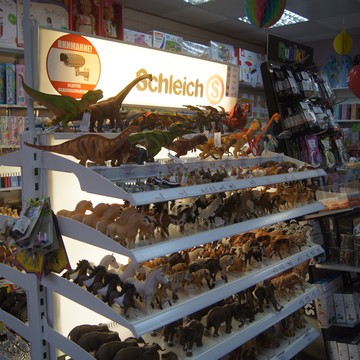 Фирменный магазин игрушек SCHLEICH фото 3
