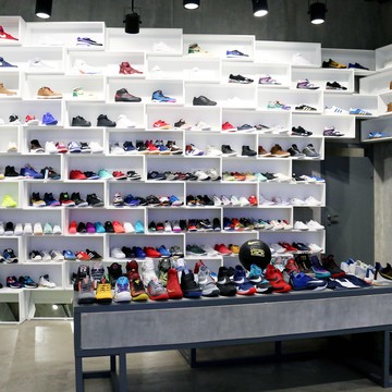 Магазин спортивной одежды и обуви Sneakerhead на Ходынском бульваре фото 2