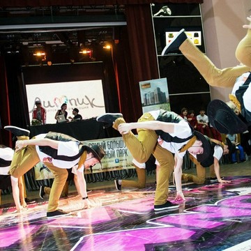 Школа танцев Extreme dance academy на Чкаловском проспекте фото 3