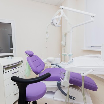 Центр имплантации и стоматологии ДЕНТиКА на улице Байбакова фото 3