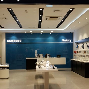 Фирменный магазин Samsung в Москве фото 2