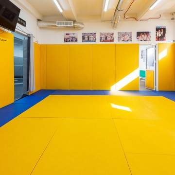 Спортивный клуб Shkarin school на Стартовой улице фото 1