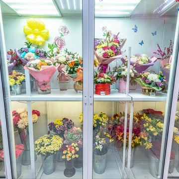 Магазин цветов и подарков Цветы фото 3