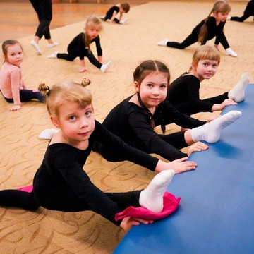 Школа художественной гимнастики GymBalance на Комендантском проспекте фото 3