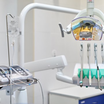 Центр имплантации и стоматологии ИНТАН на Российском проспекте фото 1