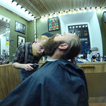 Мужская парикмахерская The Bear`s Beard BarberShop фото 3