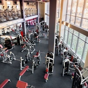 Фитнес-центр Powerhouse Gym на улице Титова фото 2