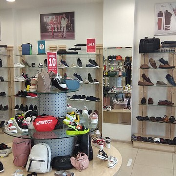 Магазин обуви Respect в ТЦ Коломенский фото 2