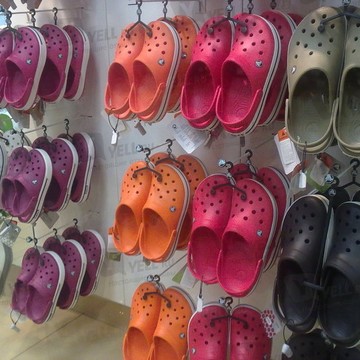 CROCS на улице Энгельса фото 3