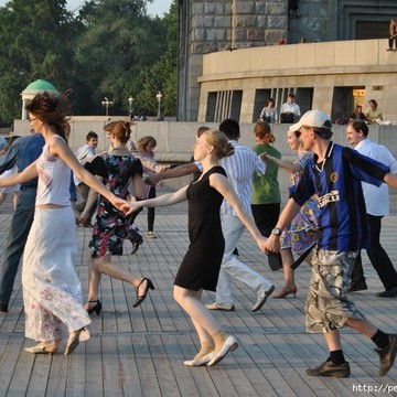 Танцы в Парке «красная Пресня». фото 1