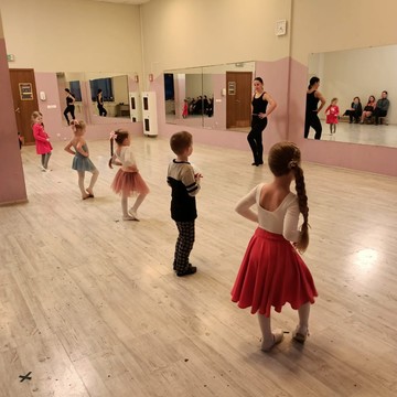 Школа-студия современных спортивных бальных танцев Танцевальный Путь фото 3