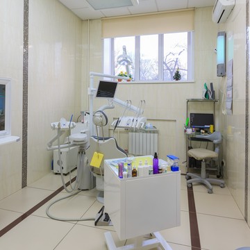 Стоматологическая клиника Нормодент-Сибирь в Центральном районе фото 1