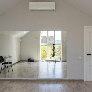 Школа танцев Geneve dance studio на улице Балябина фото 2