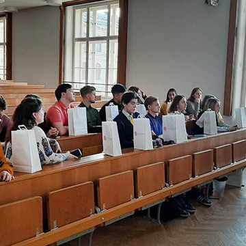 Центр изучения иностранных языков Happy Studies на метро Проспект Просвещения фото 3