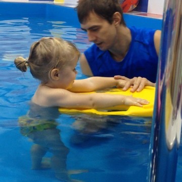 Оздоровительный центр &quot;FLIPPER&quot;-плавание детей от 2-х месяцев до 15 лет фото 3