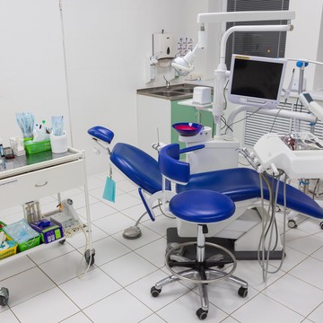 Стоматологическая клиника доктора Аитова на бульваре Хадии Давлетшиной фото 3
