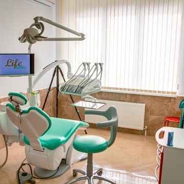 Стоматологическая клиника Life Smile фото 1
