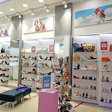 Магазин обуви Respect в ТЦ Метрополис фото 3