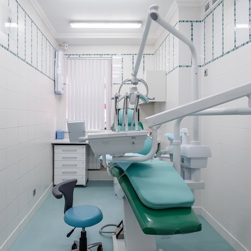 Стоматологическая клиника Уни Дент на Выборгской фото 3