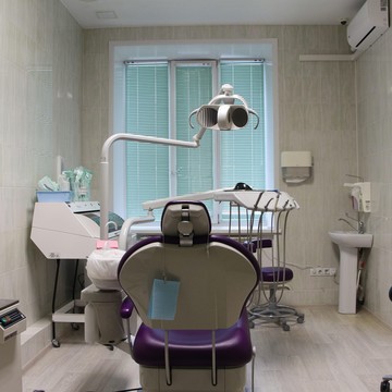 Стоматология Зубной Лекарь на Троицком проспекте фото 1