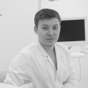 Рафаэль Дамирович Шаряфетдинов Врач-стоматолог.