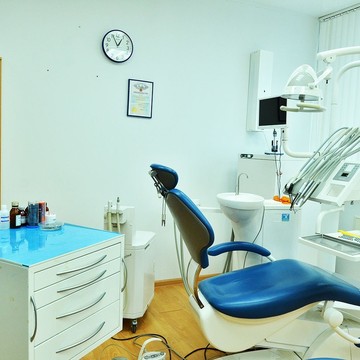 Стоматологическая клиника Аврора-Мед в Свердловском районе фото 1