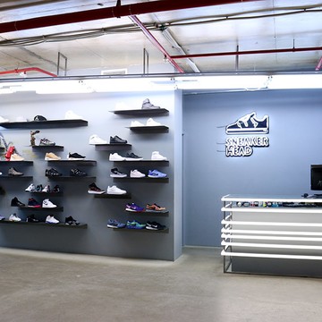 Магазин спортивной одежды и обуви SneakerHead в Мещанском районе фото 2
