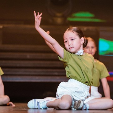 Школа танцев Geneve dance studio в Железнодорожном районе фото 2