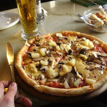 Maxi Pizza на Камышинской улице фото 1