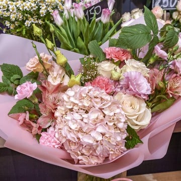 Магазин цветов Flora Town на метро Алексеевская фото 2