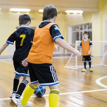 Детский футбольный клуб Нефтяник фото 1