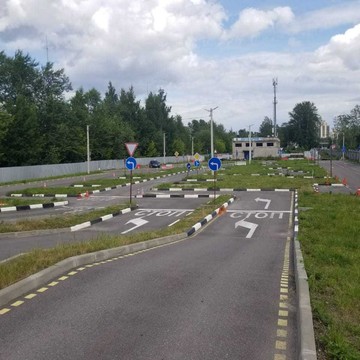 Автошкола Цель на проспекте Маршала Блюхера фото 2