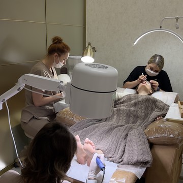 Центр красоты Selfie Nail &amp; Beauty Club на 1-й Красногвардейском проспекте фото 2
