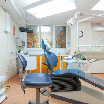Стоматологическая клиника ЮТЭЛИ фото 1